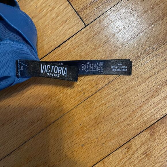 Victoria Sports Bra Blue crisscross Back straps size: large - Picture 4 of 6